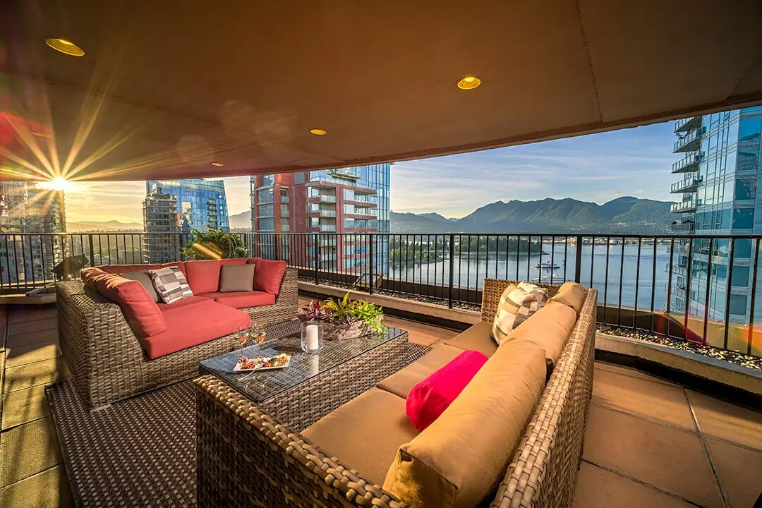 Coal Harbour Suite at Pinnacle Hotel at the Pier, North Vancouver, photo 1