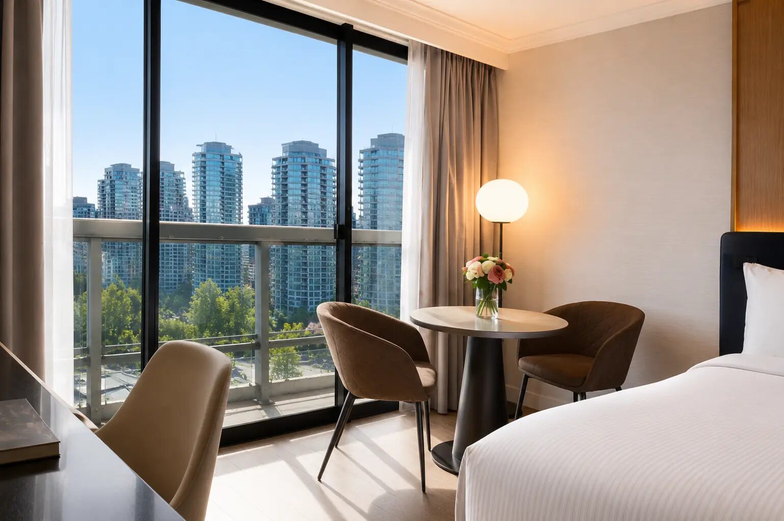 Junior Suites at Pinnacle Hotel at the Pier, North Vancouver, photo 1